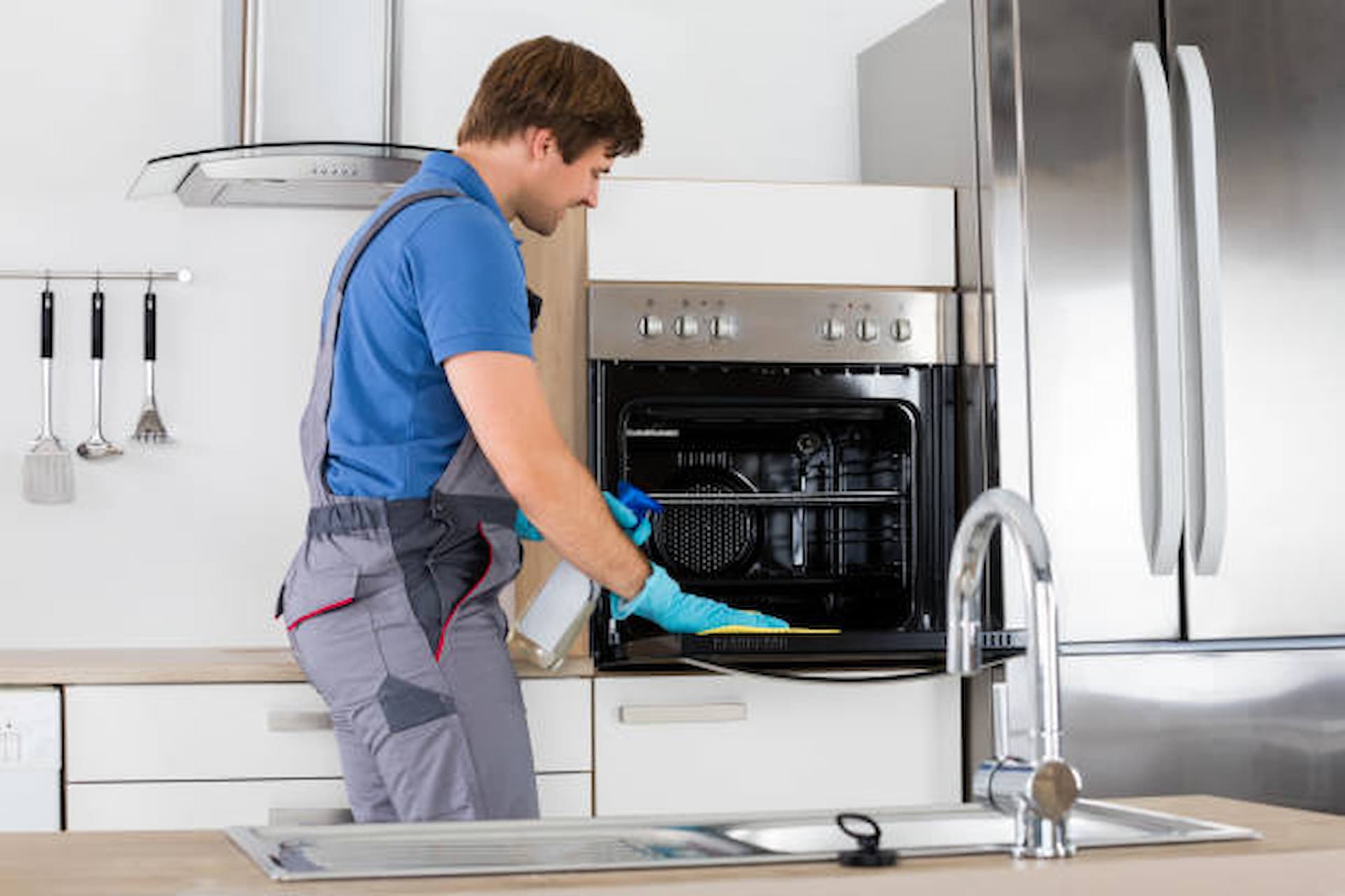 Professional oven cleaning service in London